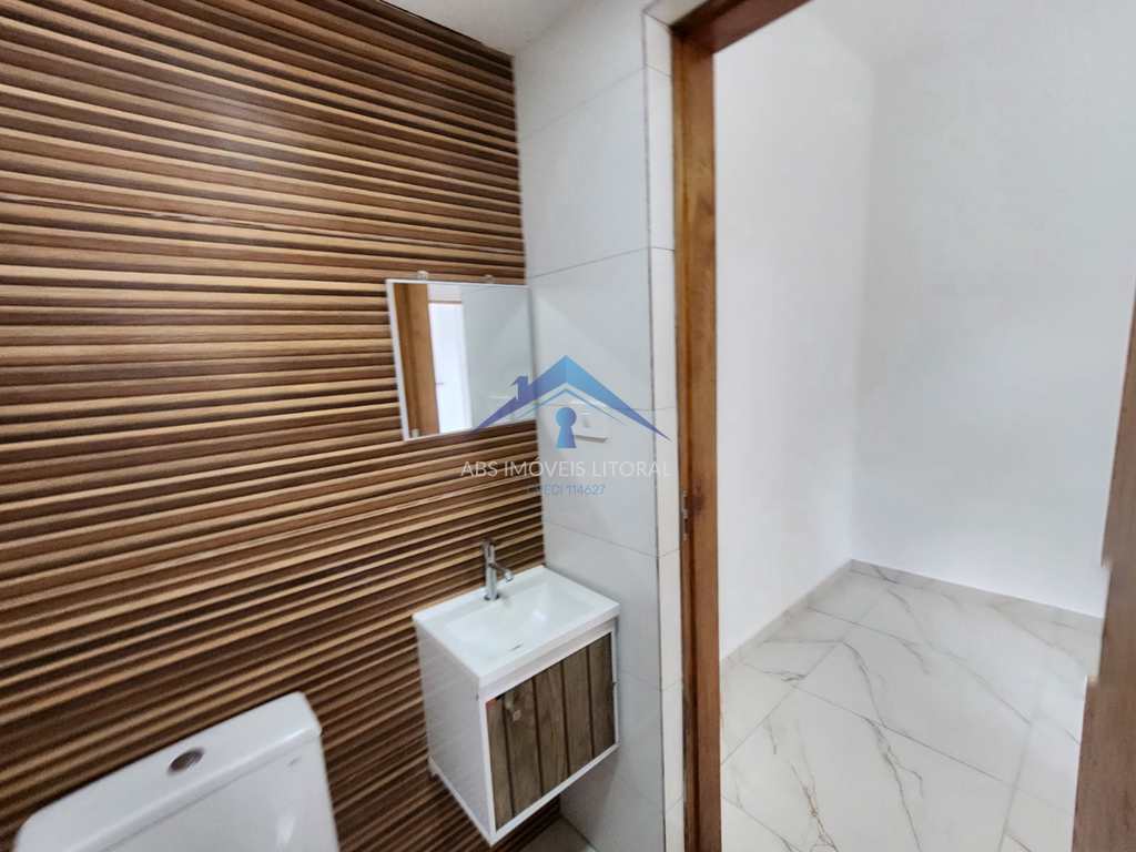 Casa em Praia Grande, no bairro Maracanã