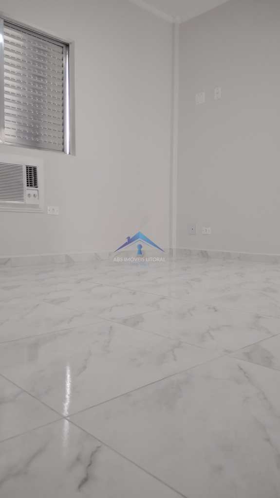 Apartamento em Praia Grande, no bairro Maracanã