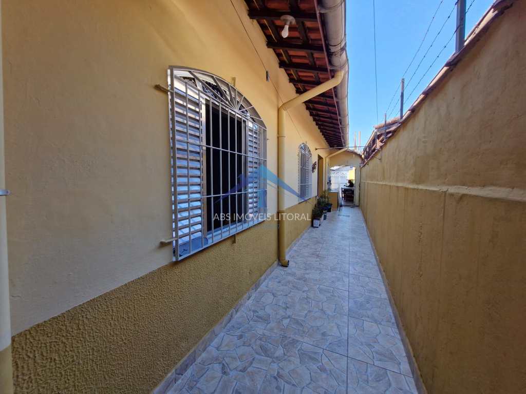 Casa em Praia Grande, no bairro Caiçara