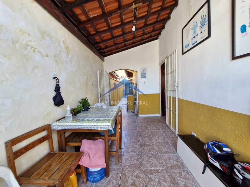 Casa em Praia Grande, no bairro Caiçara
