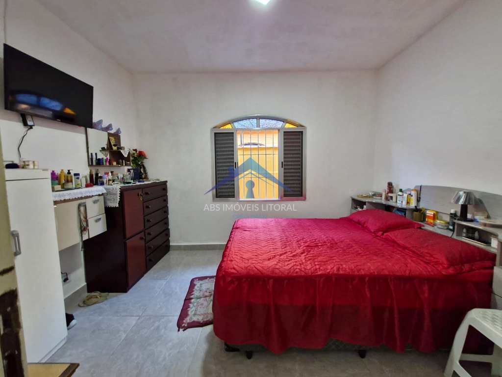 Casa em Praia Grande, no bairro Caiçara