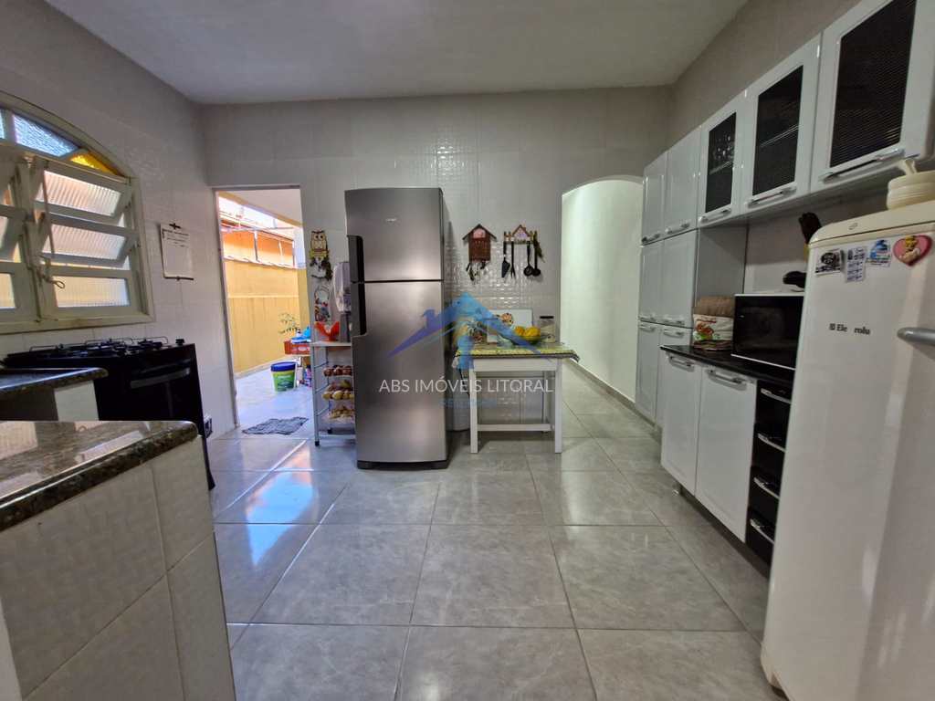 Casa em Praia Grande, no bairro Caiçara