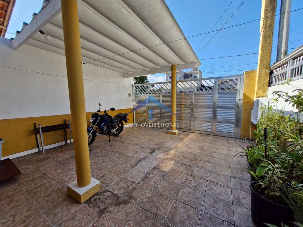 Casa em Praia Grande, no bairro Caiçara