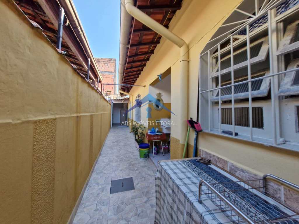 Casa em Praia Grande, no bairro Caiçara