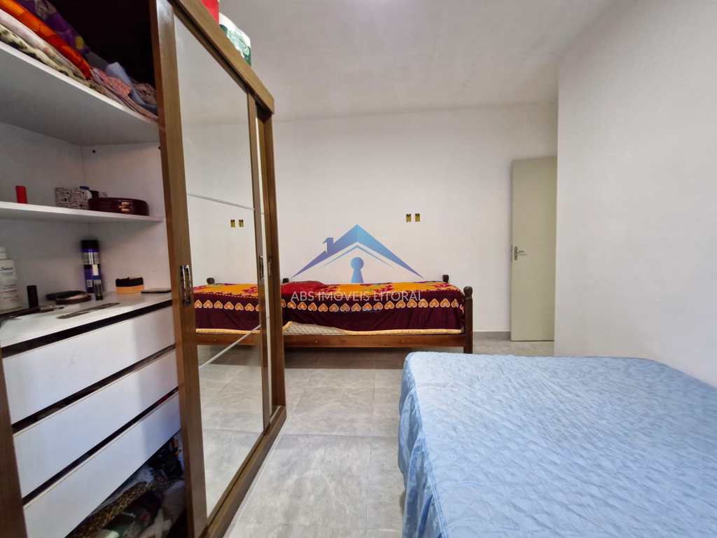 Casa em Praia Grande, no bairro Caiçara
