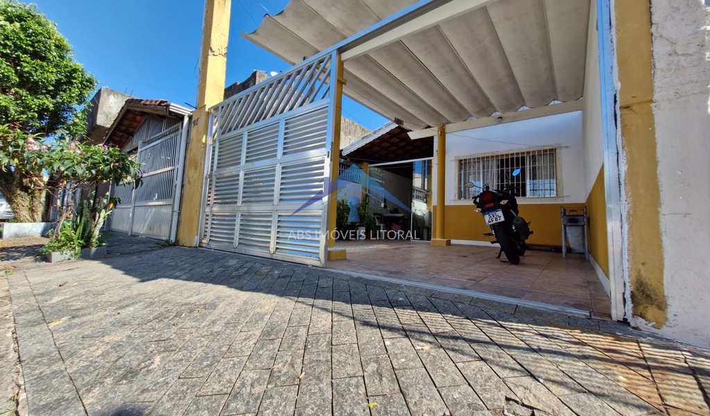 Casa em Praia Grande, bairro Caiçara