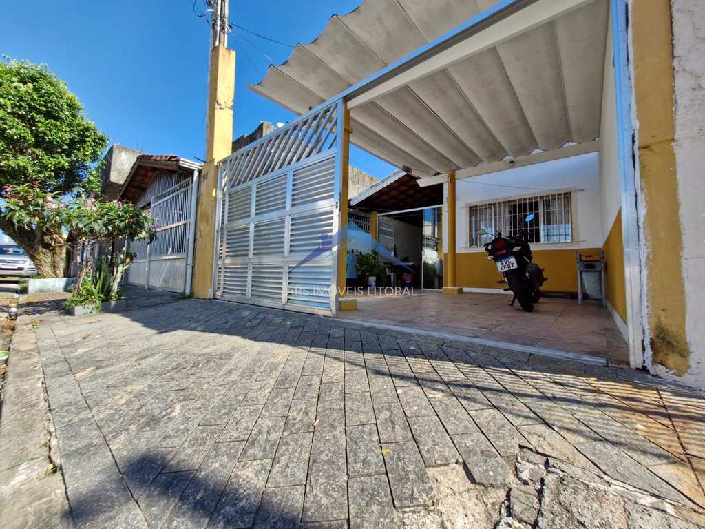 Casa em Praia Grande, no bairro Caiçara