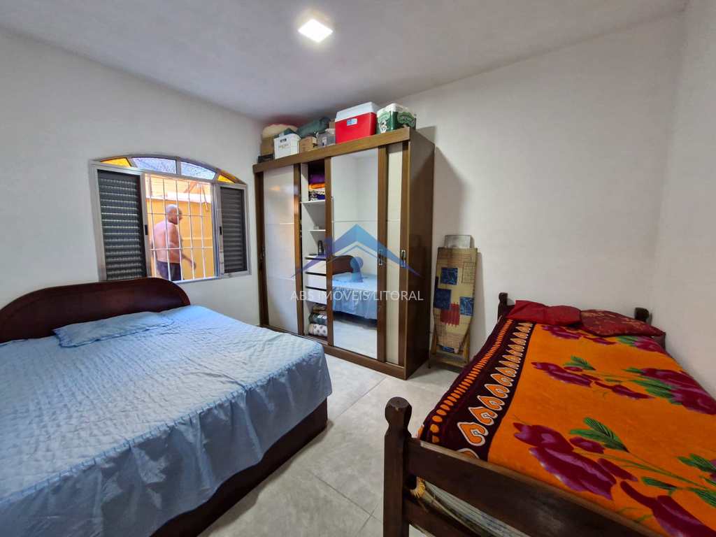 Casa em Praia Grande, no bairro Caiçara