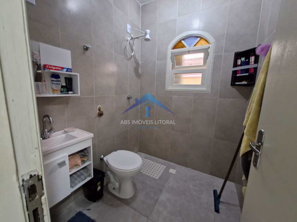 Casa em Praia Grande, no bairro Caiçara