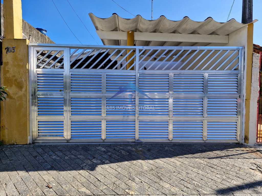 Casa em Praia Grande, no bairro Caiçara