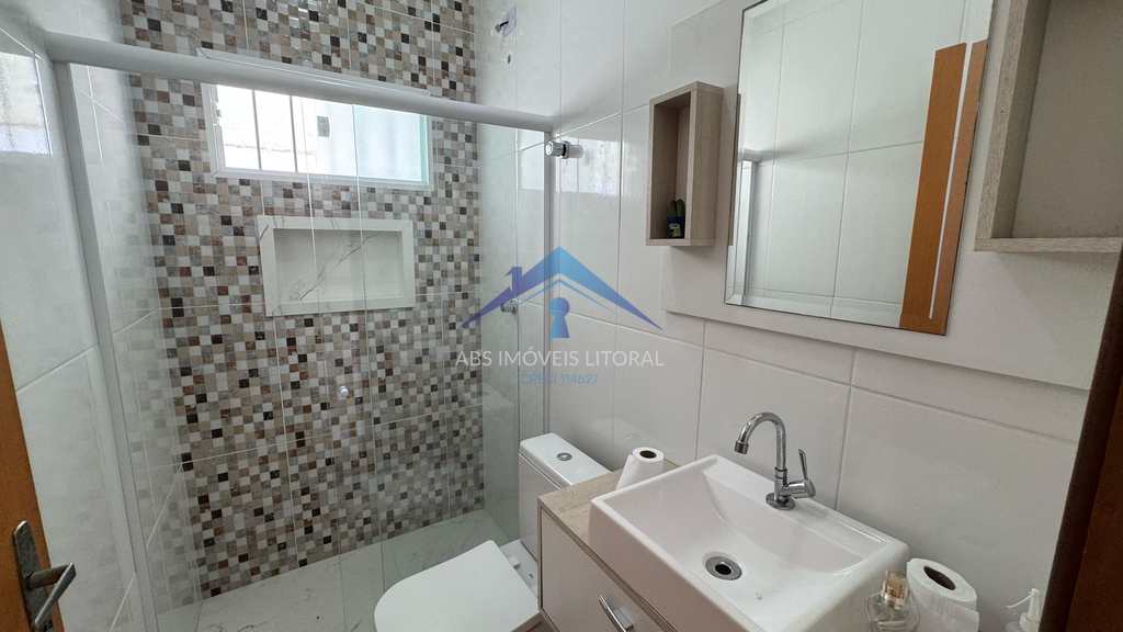 Casa em Praia Grande, no bairro Maracanã