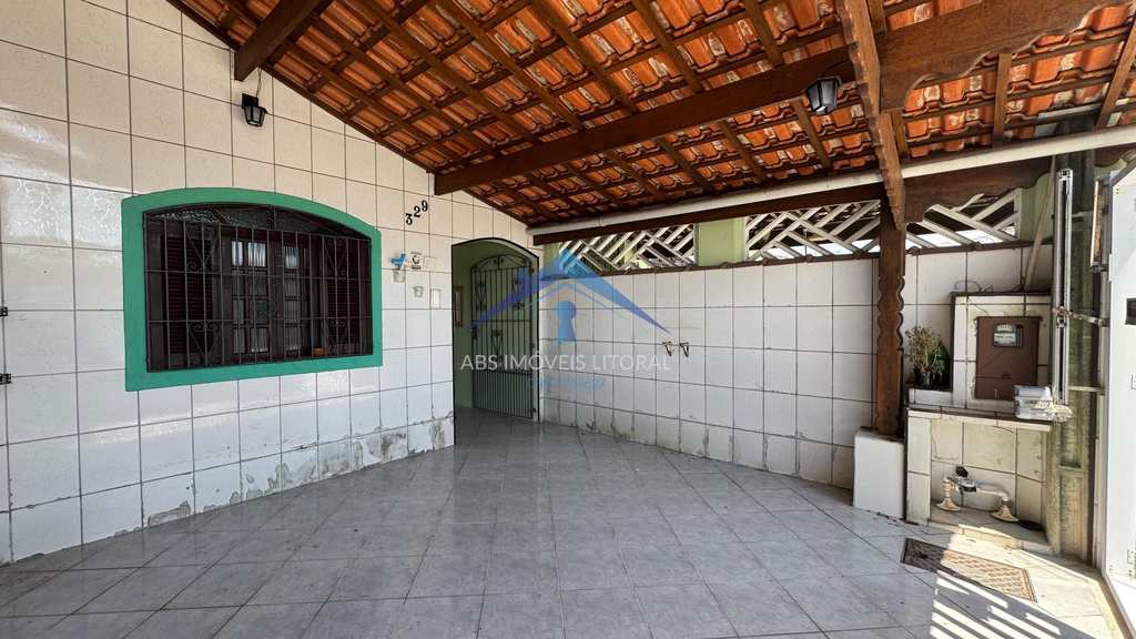 Casa em Praia Grande, no bairro Maracanã