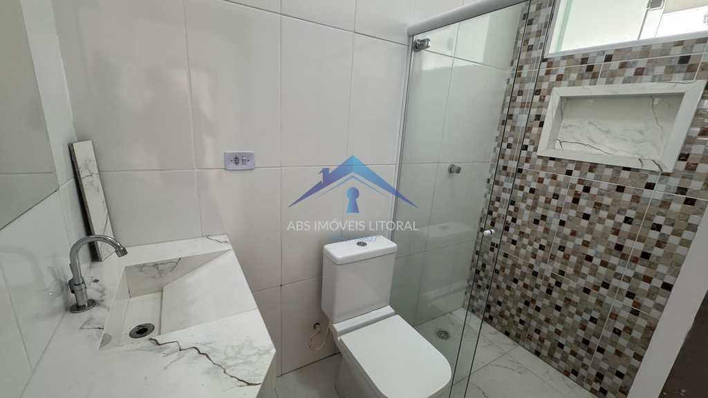 Casa em Praia Grande, no bairro Maracanã