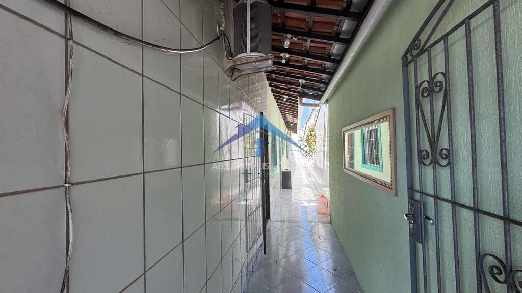 Casa em Praia Grande, no bairro Maracanã