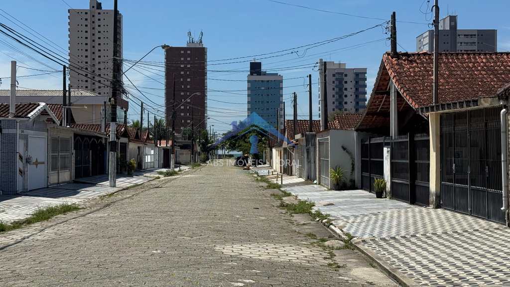 Casa em Praia Grande, no bairro Maracanã