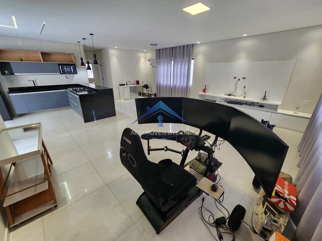 Casa em Praia Grande, no bairro Real