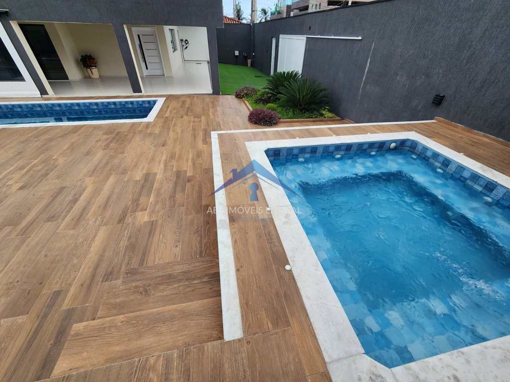 Casa em Praia Grande, no bairro Real