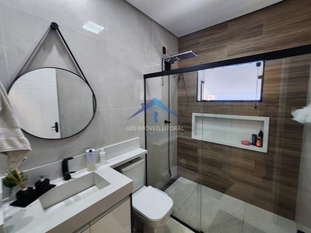Casa em Praia Grande, no bairro Real