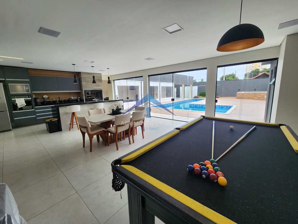 Casa em Praia Grande, no bairro Real