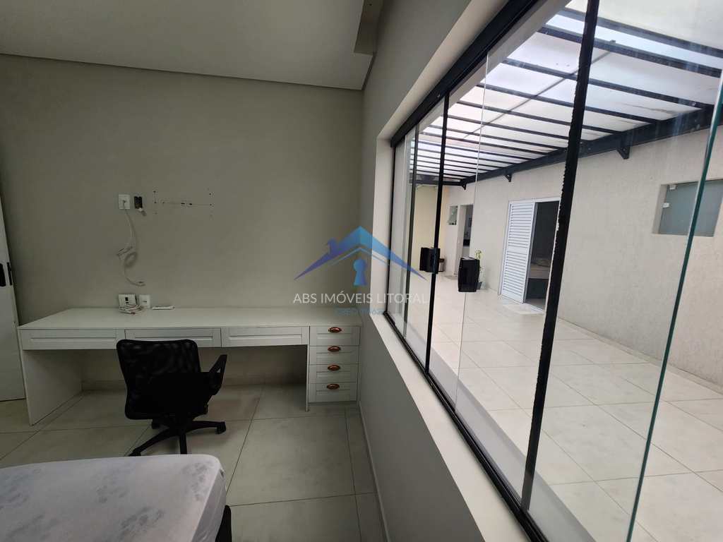 Casa em Praia Grande, no bairro Real