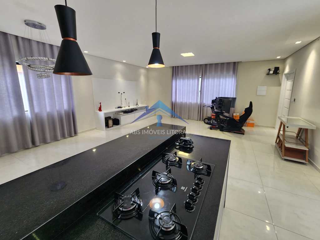 Casa em Praia Grande, no bairro Real