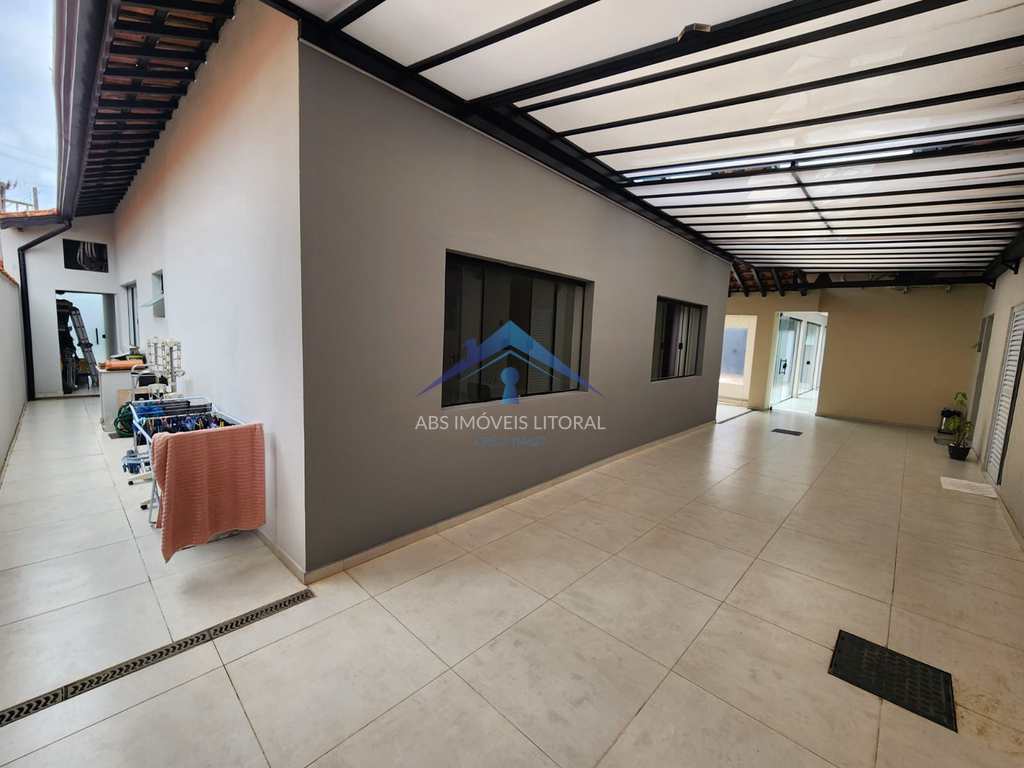 Casa em Praia Grande, no bairro Real