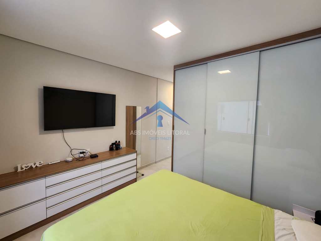 Casa em Praia Grande, no bairro Real
