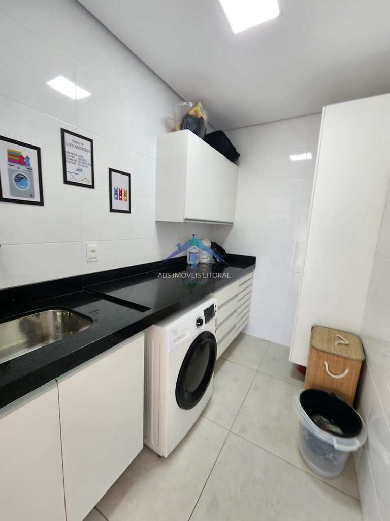 Casa em Praia Grande, no bairro Real