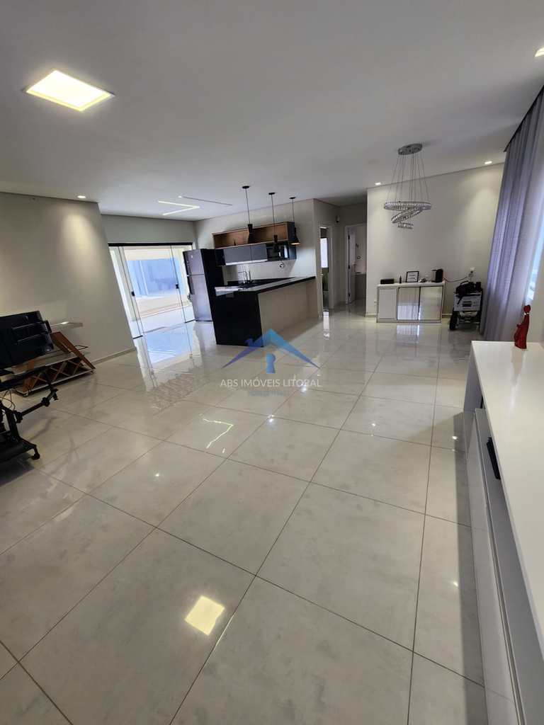 Casa em Praia Grande, no bairro Real