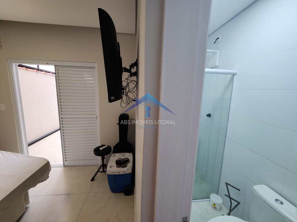 Casa em Praia Grande, no bairro Real