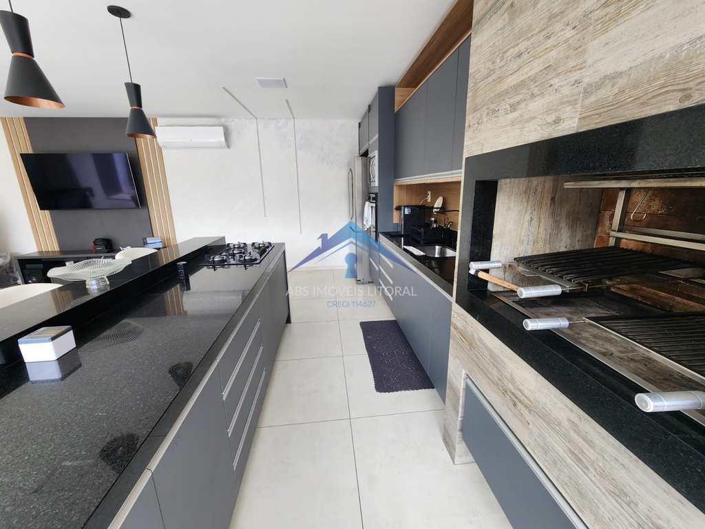 Casa em Praia Grande, no bairro Real
