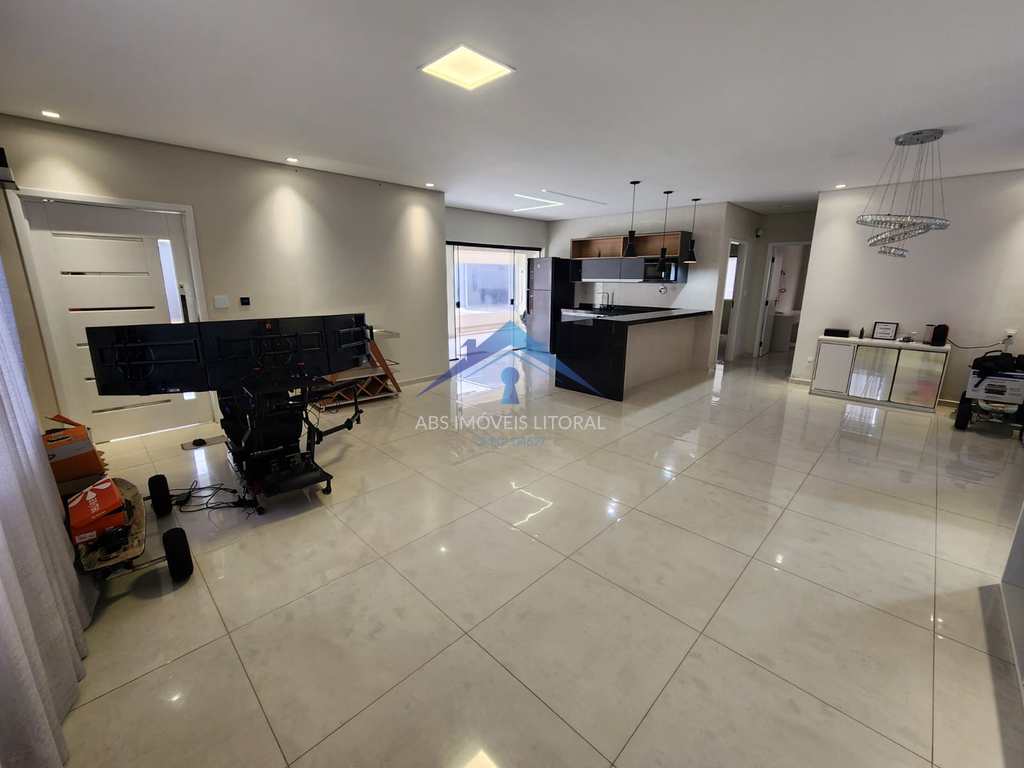 Casa em Praia Grande, no bairro Real