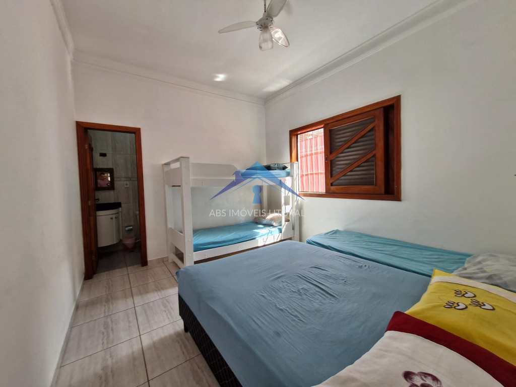 Casa em Praia Grande, no bairro Caiçara