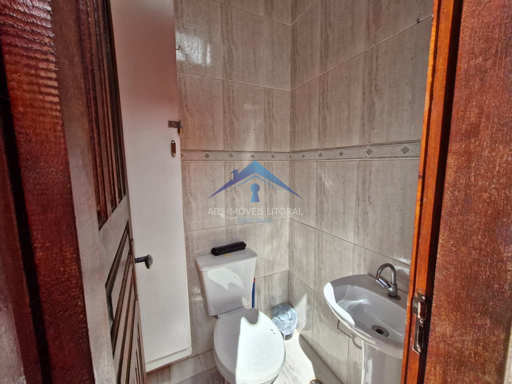 Casa em Praia Grande, no bairro Caiçara
