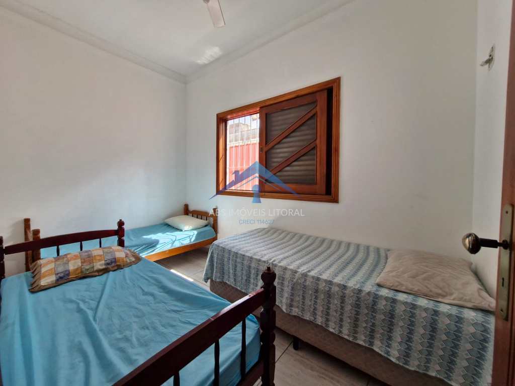 Casa em Praia Grande, no bairro Caiçara