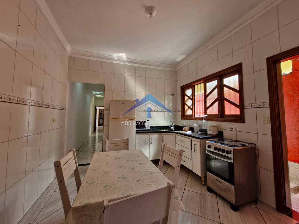Casa em Praia Grande, no bairro Caiçara