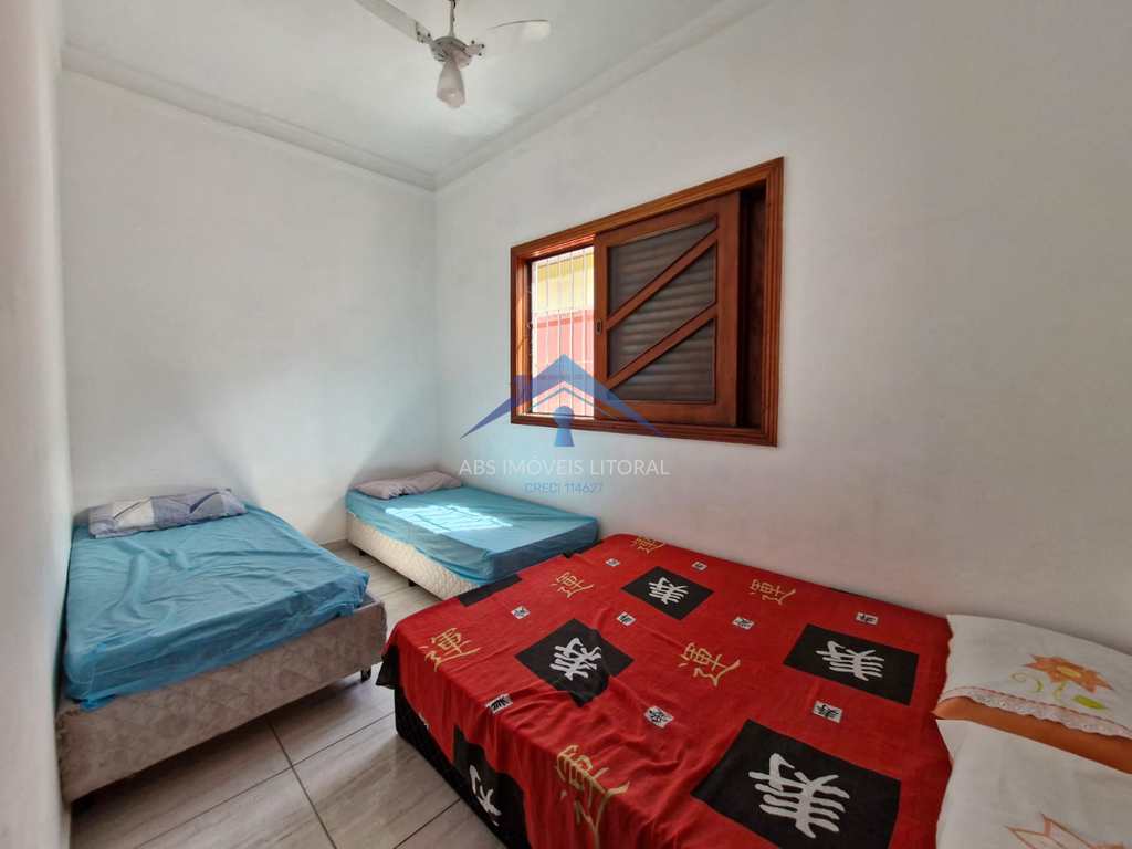 Casa em Praia Grande, no bairro Caiçara