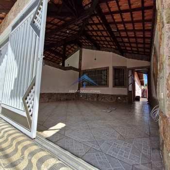 Casa em Praia Grande, bairro Caiçara