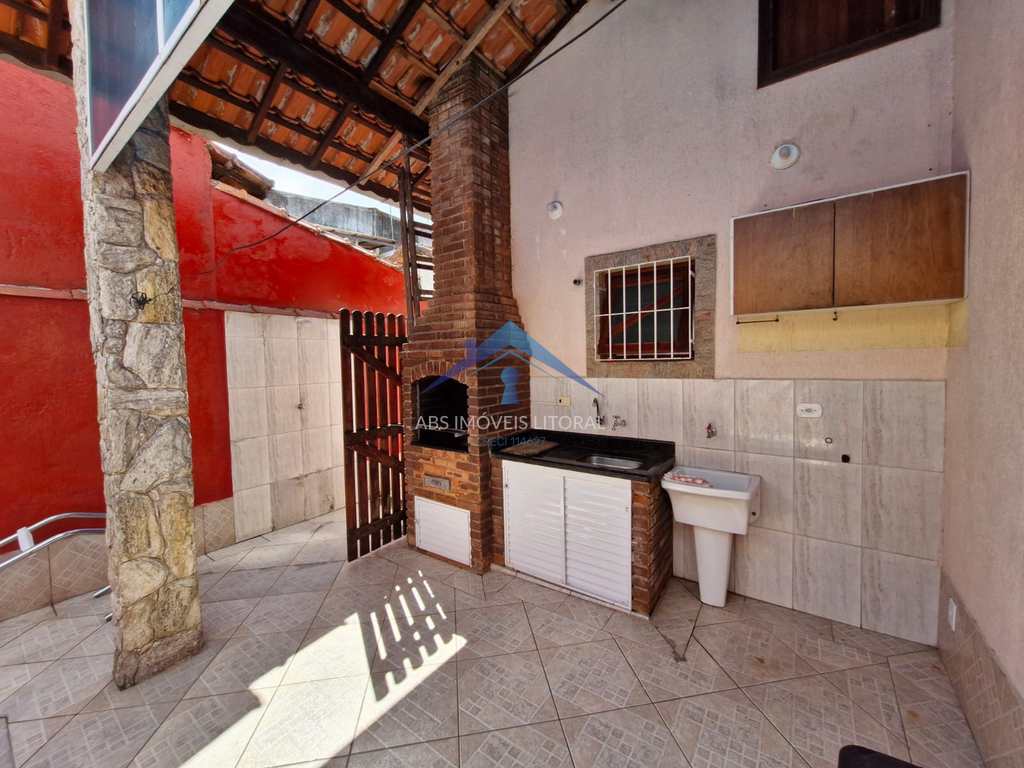 Casa em Praia Grande, no bairro Caiçara