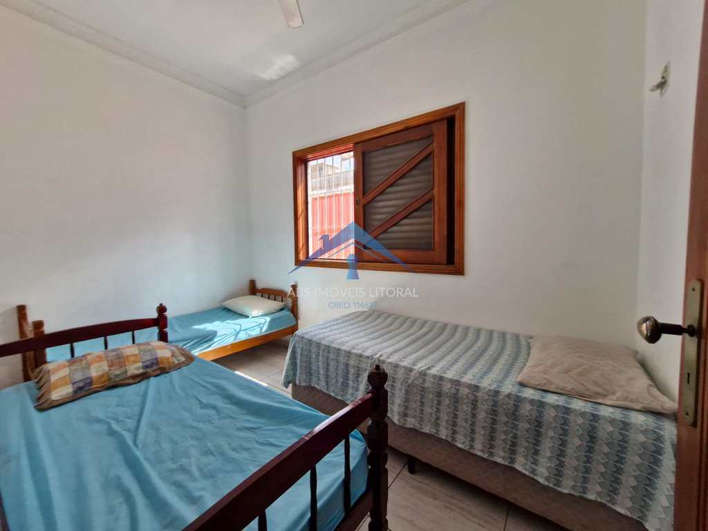 Casa em Praia Grande, no bairro Caiçara