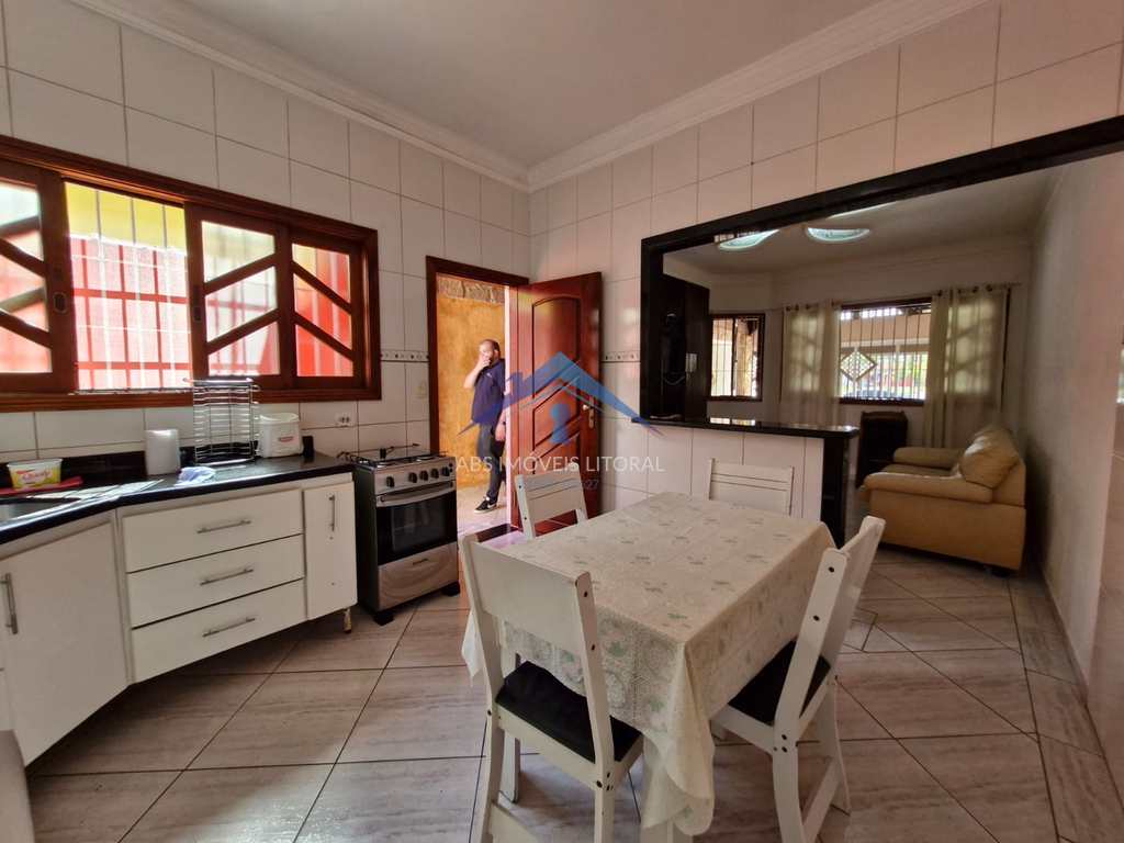 Casa em Praia Grande, no bairro Caiçara