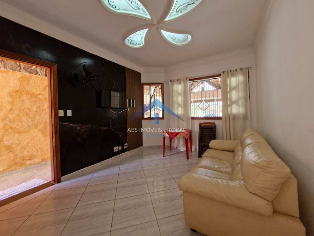 Casa em Praia Grande, no bairro Caiçara