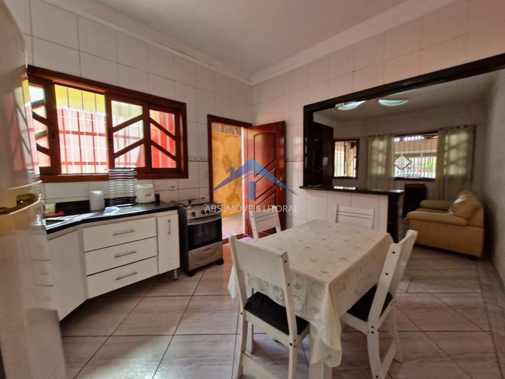 Casa em Praia Grande, no bairro Caiçara