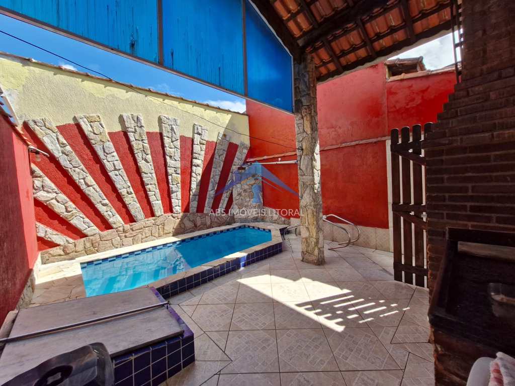 Casa em Praia Grande, no bairro Caiçara