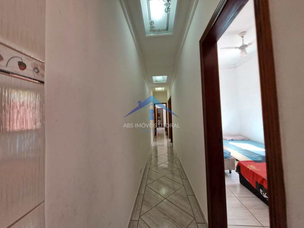 Casa em Praia Grande, no bairro Caiçara