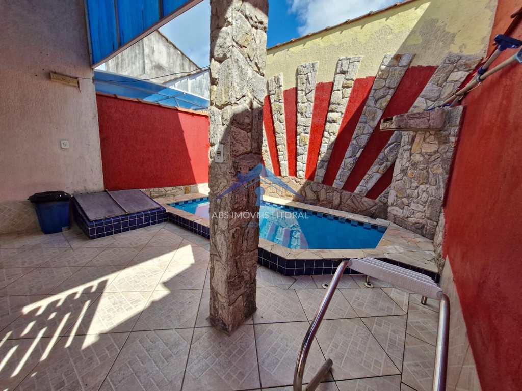Casa em Praia Grande, no bairro Caiçara