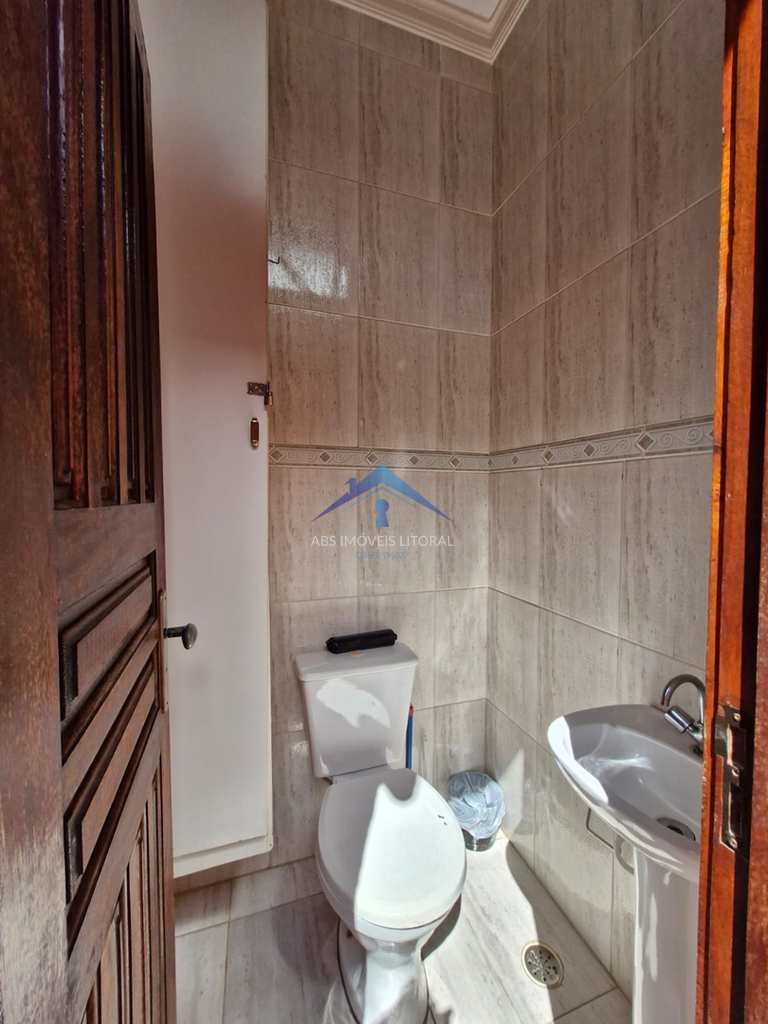 Casa em Praia Grande, no bairro Caiçara