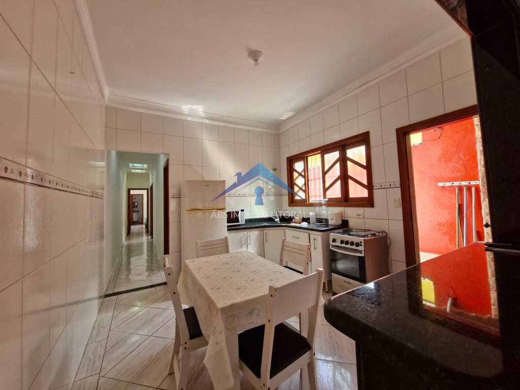 Casa em Praia Grande, no bairro Caiçara