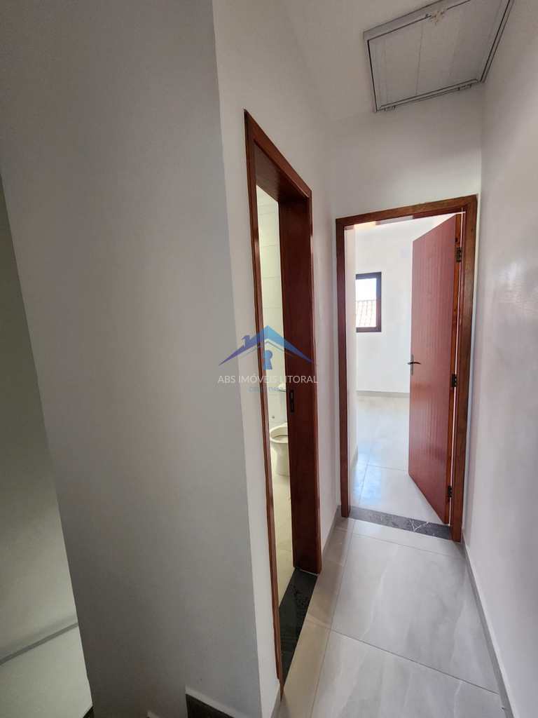 Sobrado de Condomínio em Praia Grande, no bairro Maracanã