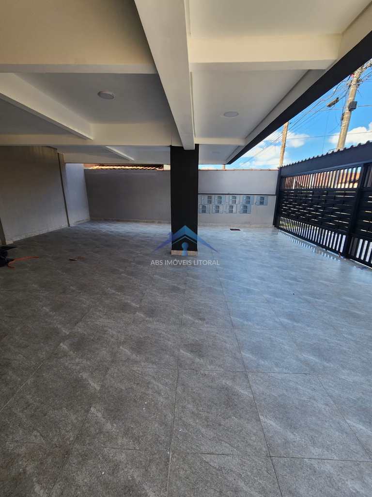 Sobrado de Condomínio em Praia Grande, no bairro Maracanã